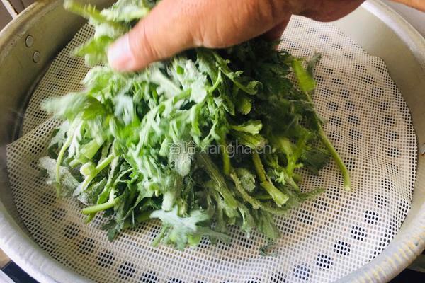 炒面蒸茼蒿的做法图解5