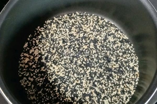 花生芝麻糯米船的做法图解2