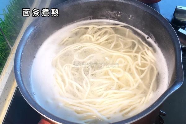 香菇肉酱面的做法图解6