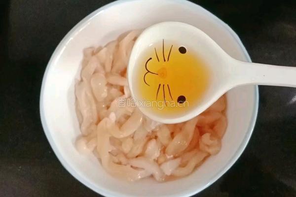 胡萝卜木耳炒鸡丝的做法图解6