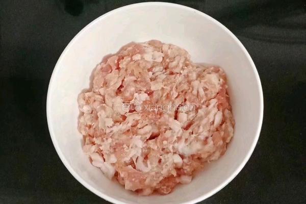 猪肉香菇酿苦瓜的做法图解2