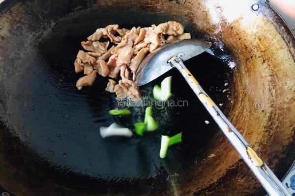 木耳青椒炒肉片的做法图解5