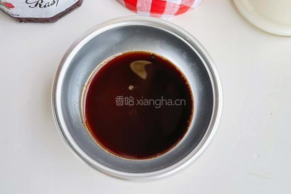 树莓酱奶咖的做法图解3