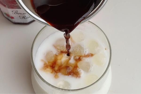 树莓酱奶咖的做法图解10