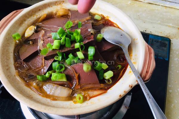 鸭血粉丝煲的做法图解11
