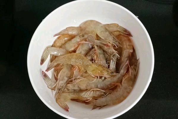 椒盐虾的做法图解1
