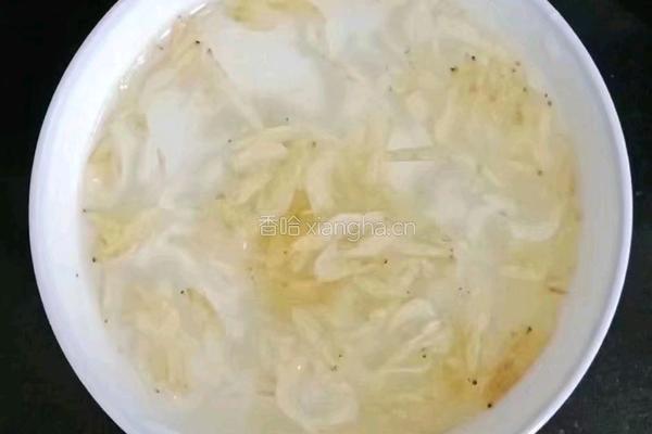 芹菜叶胡萝卜鸡蛋饼的做法图解1