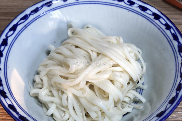 酱肉丝拌面的做法图解9