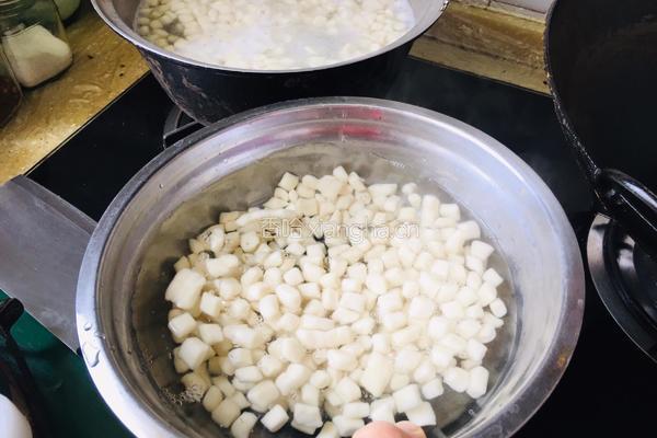 鸡肉炒疙瘩的做法图解1