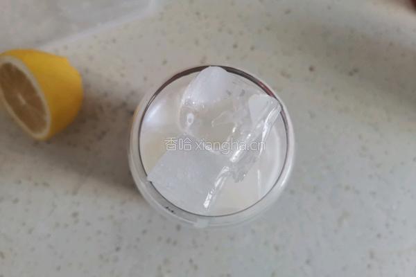 树莓冰拿铁的做法图解5