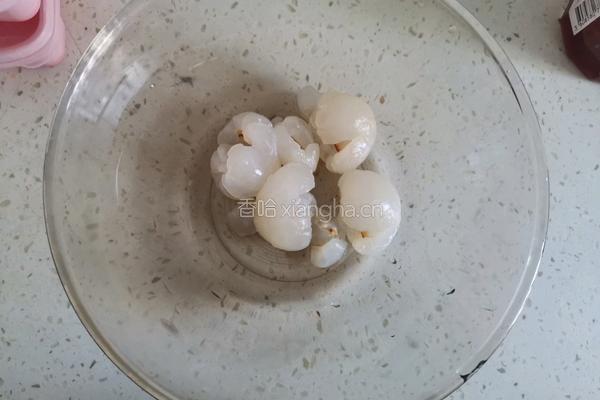 荔枝柠檬冰饮的做法图解2