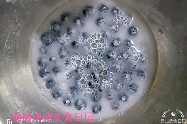 蓝莓酸奶慕斯蛋糕的做法图解3