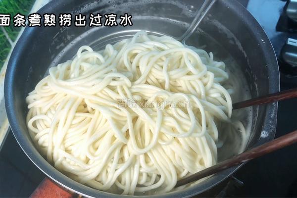 凉拌面的做法图解2