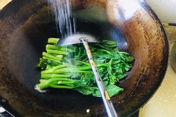 蒜炒菜心的做法图解3