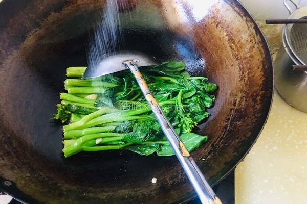 蒜炒菜心的做法图解4
