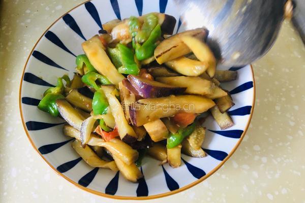 青椒西红柿炒茄子的做法图解9