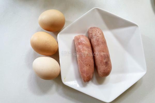 鸡蛋蒸香肠的做法图解1