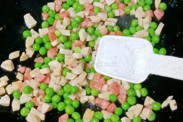 肉丸火腿炒饭的做法图解7