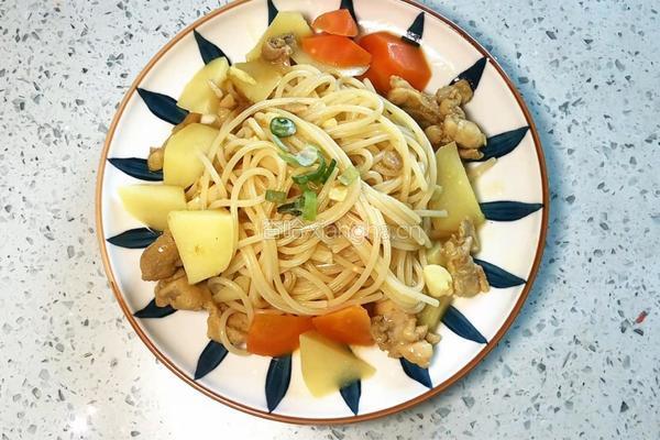咖喱鸡肉意面的做法图解7