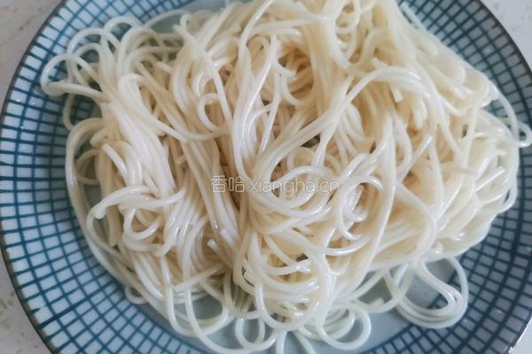 青椒肉丝凉拌面的做法图解12