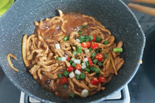 雪菜肉丝面的做法图解5