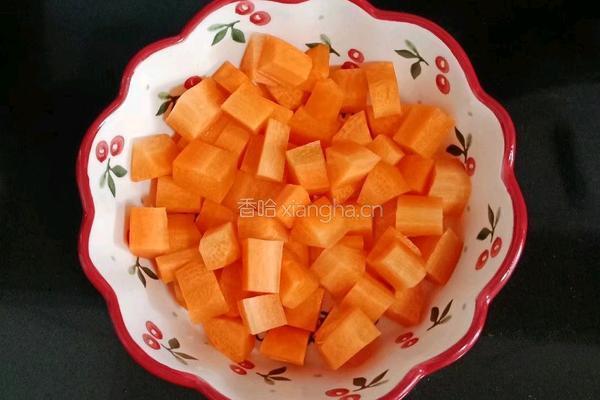 藕丁炒火腿的做法图解3