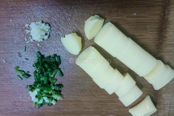 肉沫樱玉豆腐的做法图解2