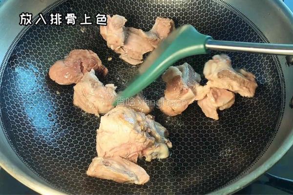 排骨焖饭的做法图解4