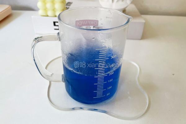 蓝色海洋气泡饮的做法图解5