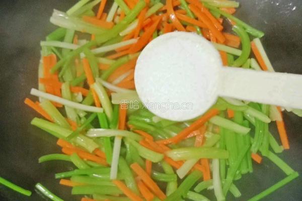 芹菜胡萝卜炒牛肉的做法图解12