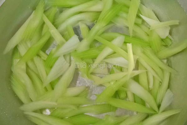 西芹炒肉丝的做法图解10
