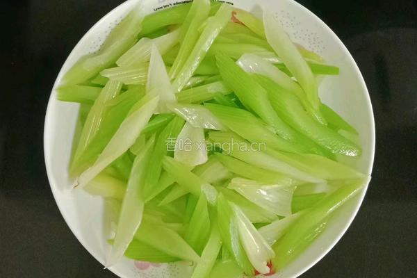 西芹炒肉丝的做法图解11