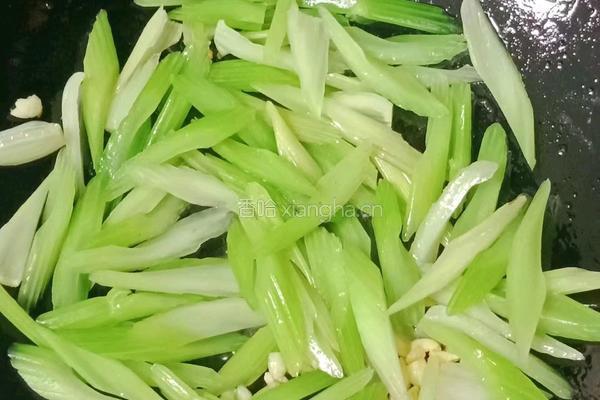 西芹炒肉丝的做法图解15