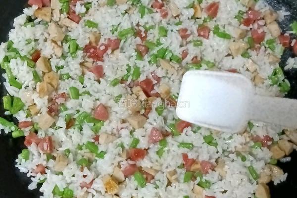 肉丸豆角炒饭的做法图解12