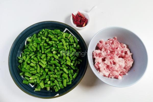 肉末豆角的做法图解2