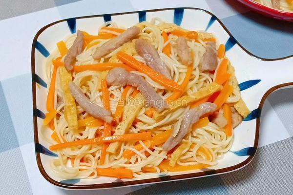 胡萝卜肉丝拌面的做法图解15