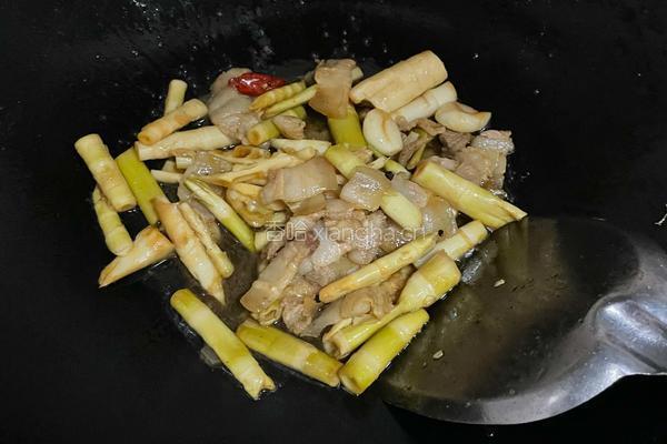 嫩笋炒五花肉的做法图解10