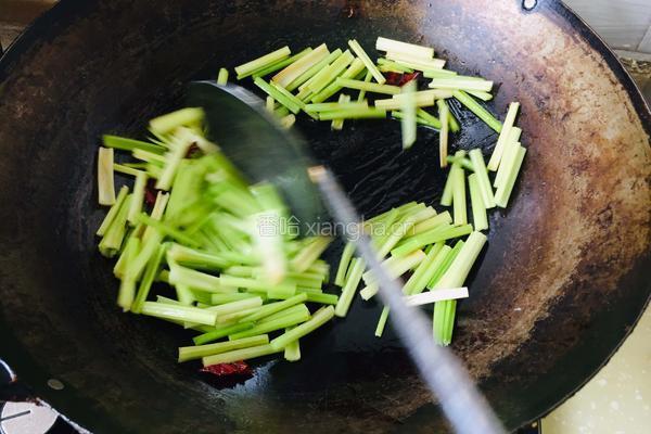 香芹炒牛肉的做法图解4
