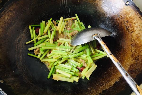 香芹炒牛肉的做法图解7