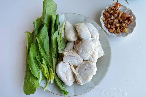 青菜海鲜饺子汤的做法图解1