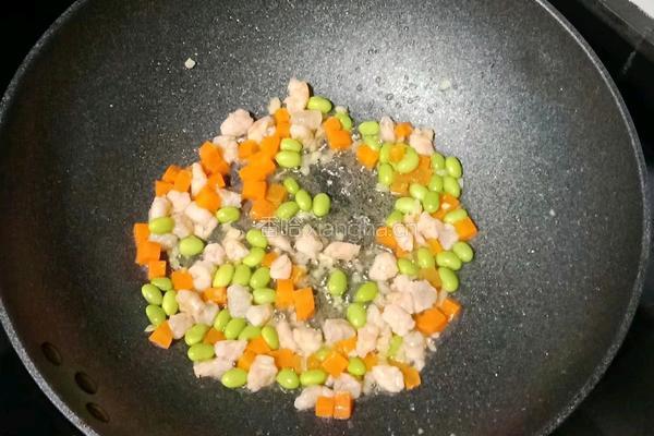 虾仁时蔬蛋炒饭的做法图解12