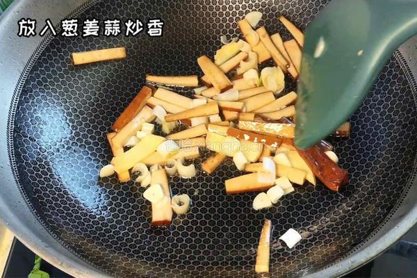 芹菜炒豆干的做法图解4