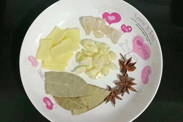 排骨烧玉米的做法图解2