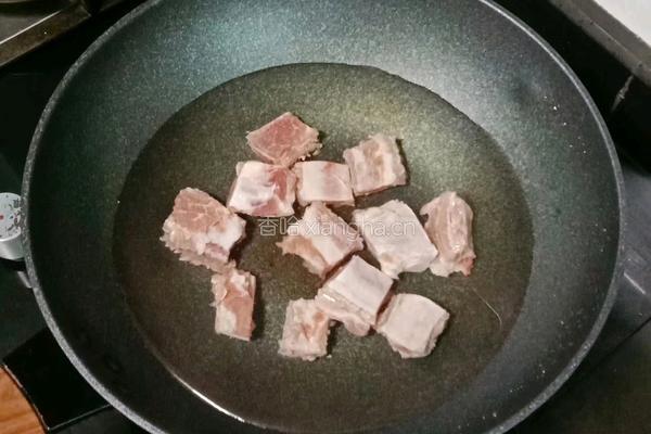 排骨烧玉米的做法图解3