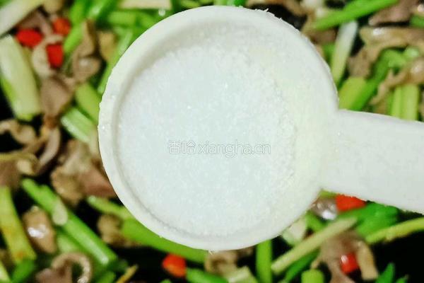 芹菜炒鸡胗的做法图解11