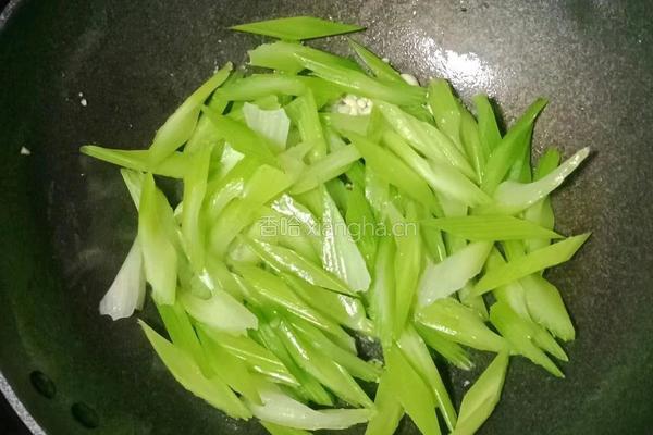 西芹炒牛肉的做法图解11