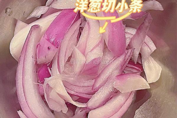 低脂低卡还好吃的洋葱炒鸡胸肉的做法图解2
