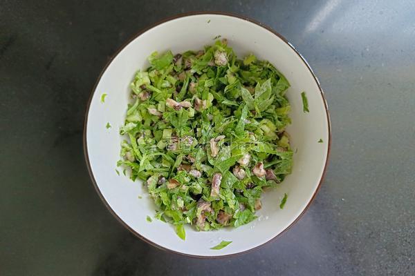 芹菜香菇夹茄子的做法图解5