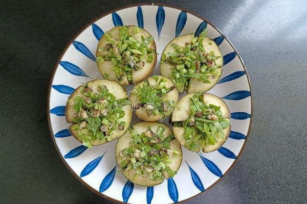 芹菜香菇夹茄子的做法图解7