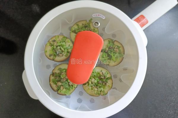 芹菜香菇夹茄子的做法图解8